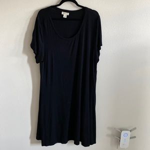 A-line Black dress - flattering profile - Dress it up or dress it down